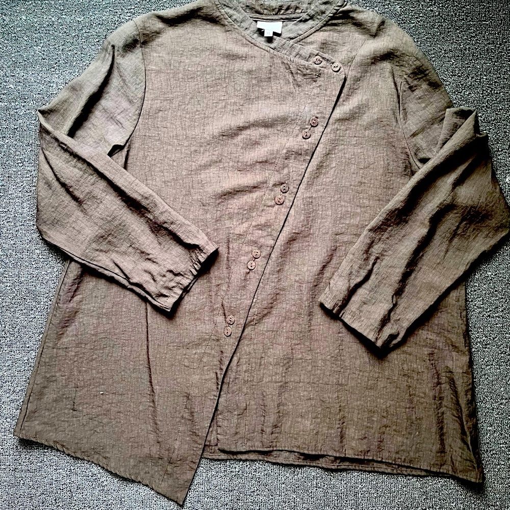 Niche Tunic with Diagonal Accent Front, Hem & Mandarin Collar.